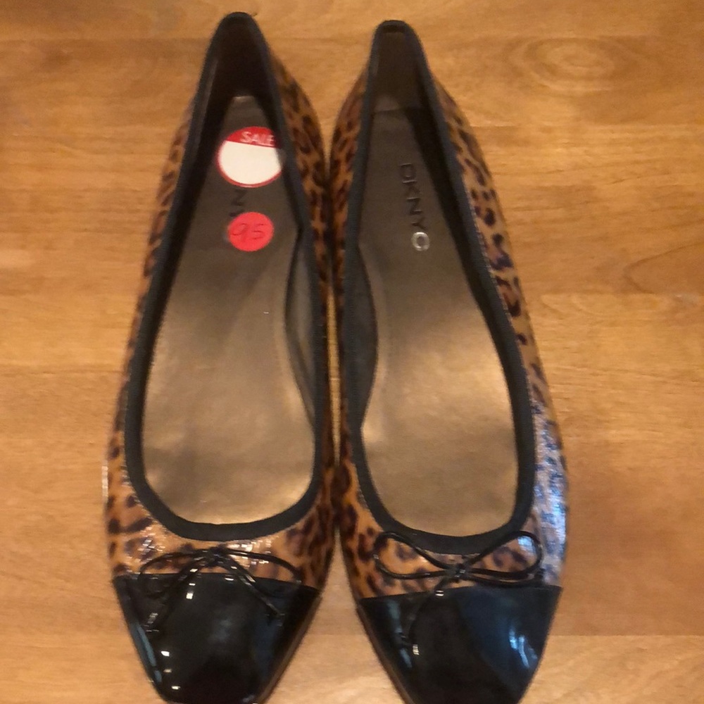 DKNY flat cheetah print shoes